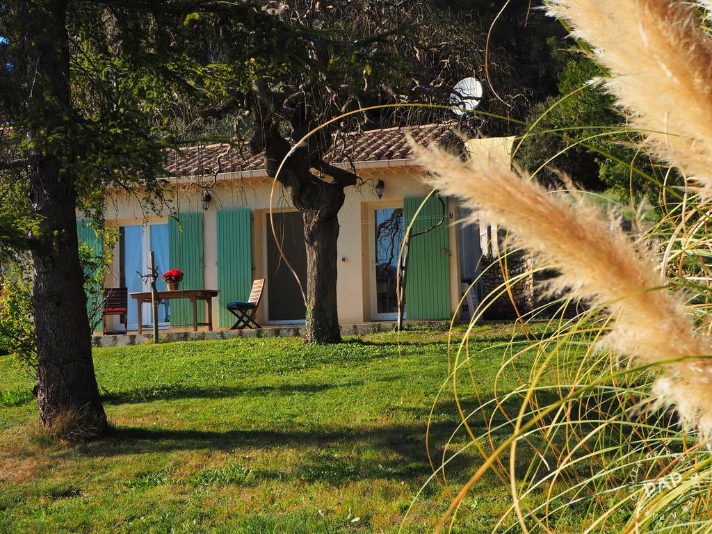 Location gîte à Visan - extérieur du Cabanon Artmas